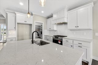 24972 W 94th Place, Lenexa, KS 66227