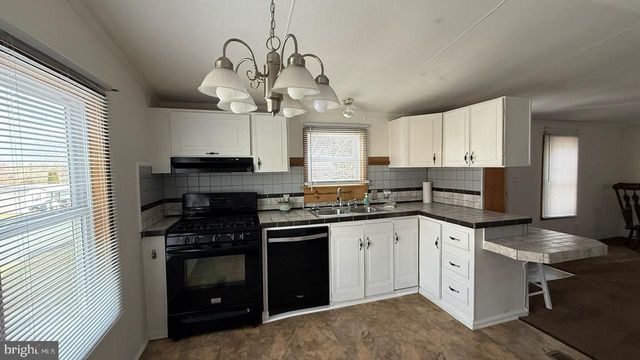 121 PHEASANT RIDGE CIR, Lancaster, PA 17603