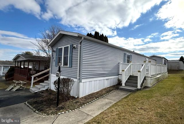 121 PHEASANT RIDGE CIR, Lancaster, PA 17603