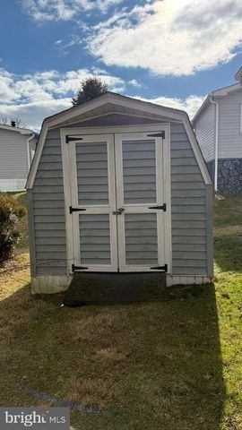 121 PHEASANT RIDGE CIR, Lancaster, PA 17603