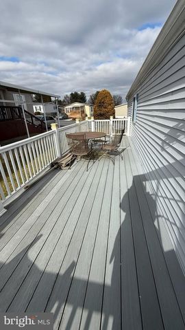 121 PHEASANT RIDGE CIR, Lancaster, PA 17603