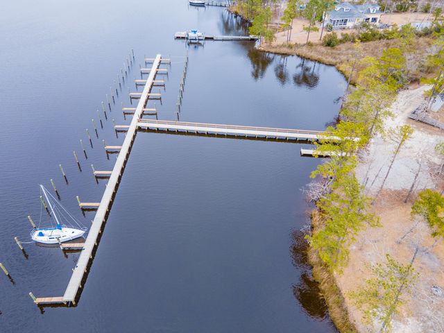 9219 Hart Drive, Oriental, NC 28571