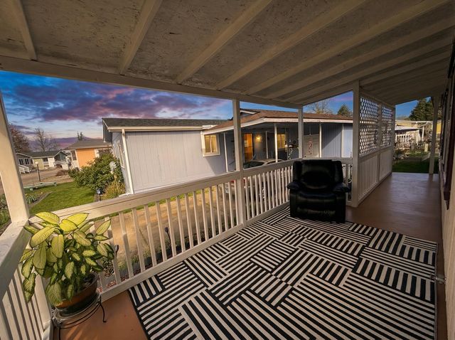 818 Carol Rae, Medford, OR 97501