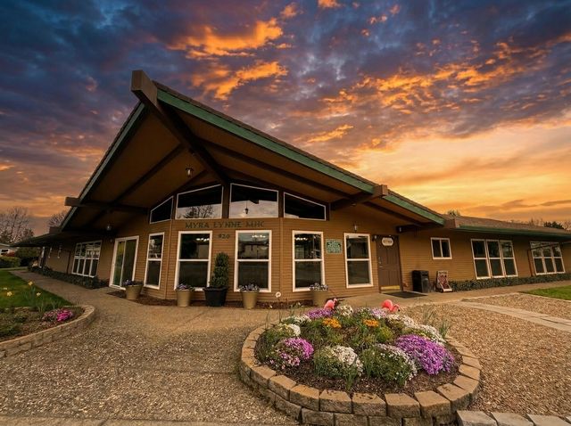 818 Carol Rae, Medford, OR 97501