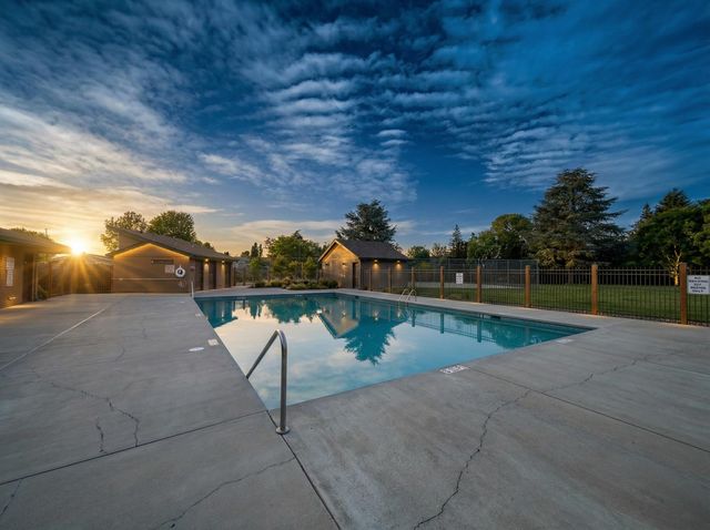 818 Carol Rae, Medford, OR 97501