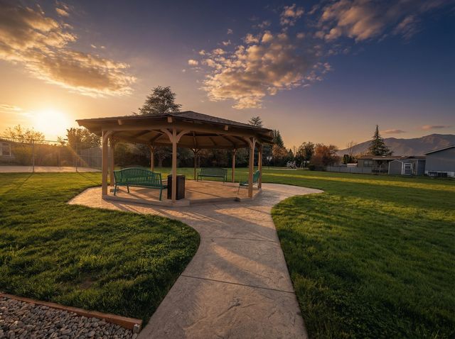 818 Carol Rae, Medford, OR 97501