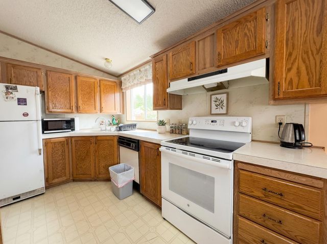 818 Carol Rae, Medford, OR 97501