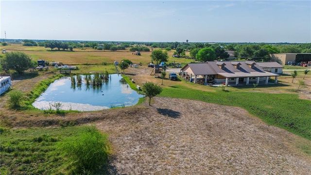 7084 Bartosch, Robstown, TX 78380