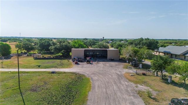 7084 Bartosch, Robstown, TX 78380