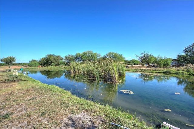 7084 Bartosch, Robstown, TX 78380