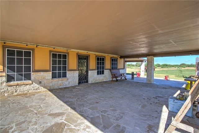 7084 Bartosch, Robstown, TX 78380