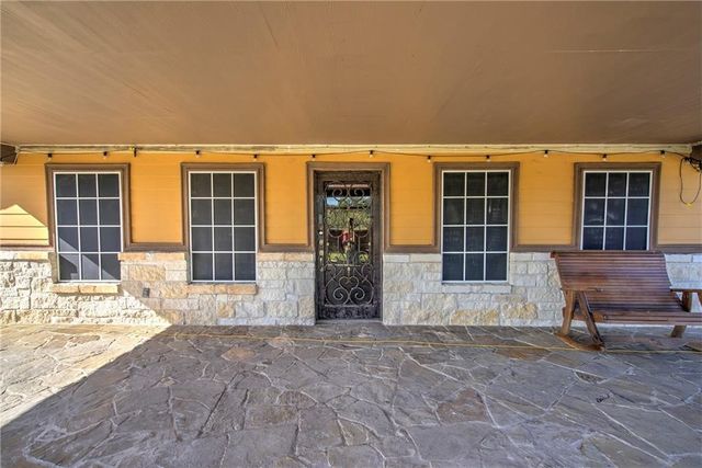 7084 Bartosch, Robstown, TX 78380