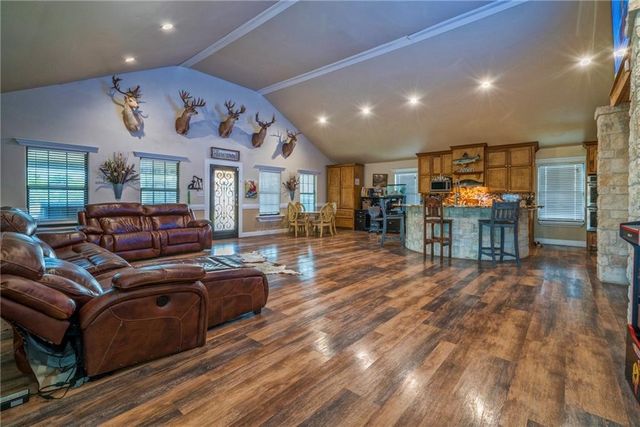 7084 Bartosch, Robstown, TX 78380