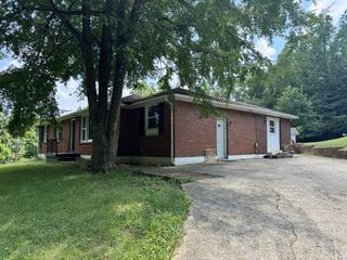 1436 Daniel St, Clarksville, TN 37040