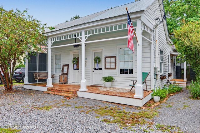303 State Street, Bay Saint Louis, MS 39520