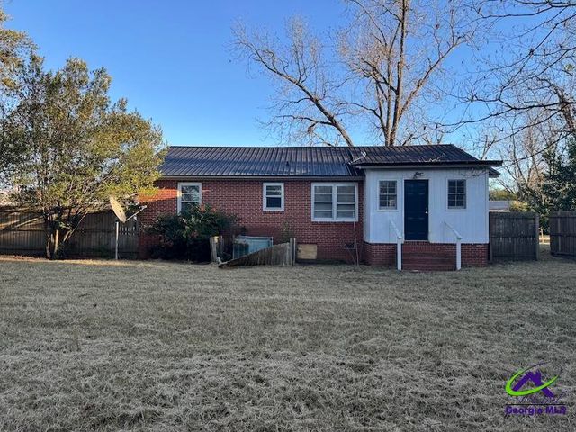 151 Edmondson Circle, Cochran, GA 31014