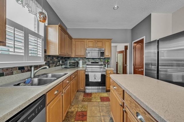 4024 Busch Gardens Drive, Fort Worth, TX 76123