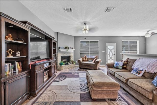 4024 Busch Gardens Drive, Fort Worth, TX 76123