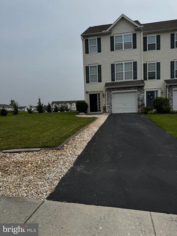 335 CAPE CLIMB, York, PA 17408