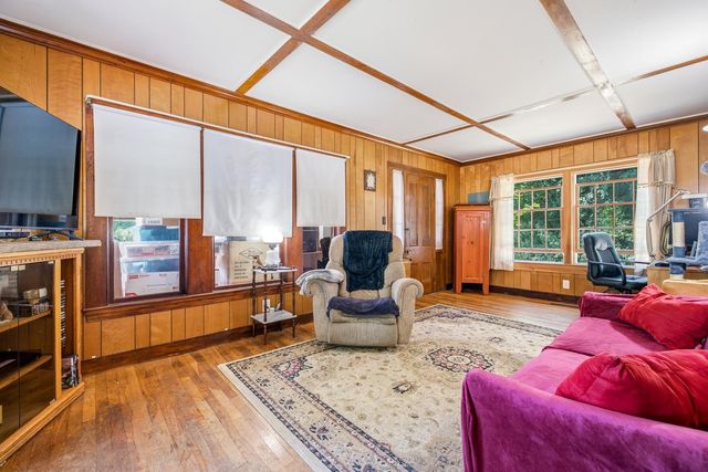 31 Pages Lane, Hampton Falls, NH 03844