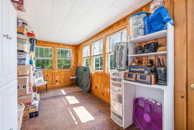 31 Pages Lane, Hampton Falls, NH 03844