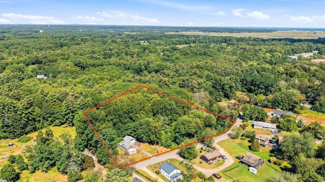 31 Pages Lane, Hampton Falls, NH 03844