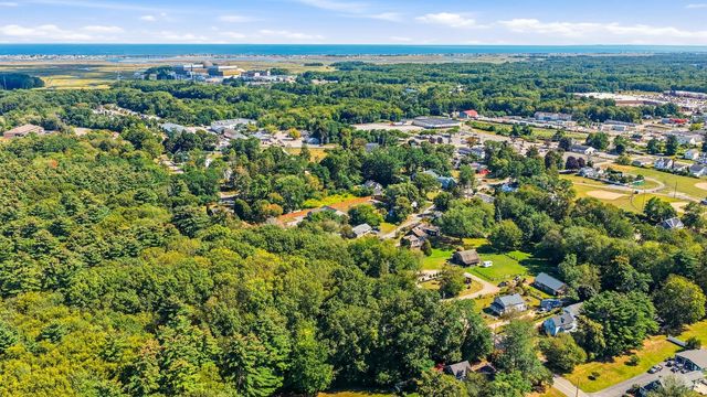 31 Pages Lane, Hampton Falls, NH 03844