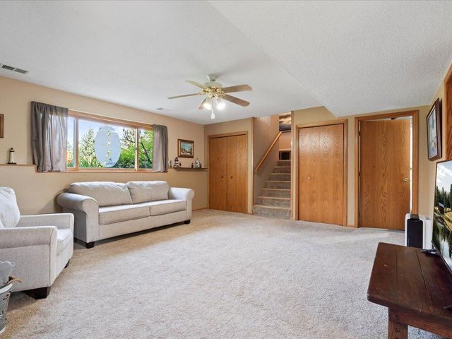 9936 Oakridge Road, Brainerd, MN 56401