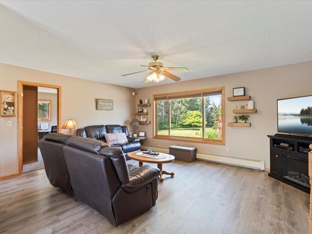 9936 Oakridge Road, Brainerd, MN 56401