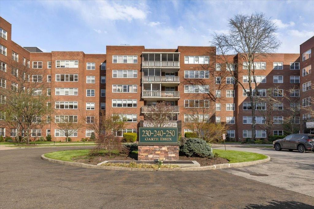 240 Garth Road 3L2, Scarsdale, NY 10583