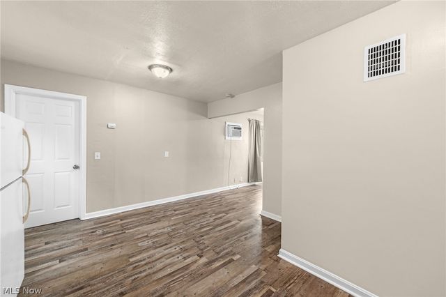 910 Ardella Avenue, Akron, OH 44306