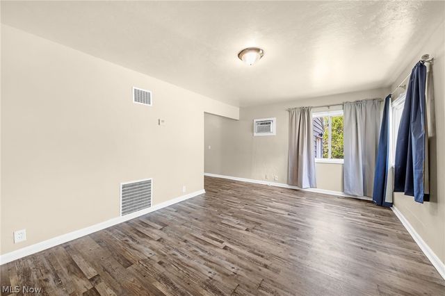 910 Ardella Avenue, Akron, OH 44306