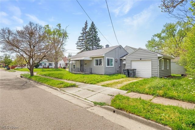 910 Ardella Avenue, Akron, OH 44306