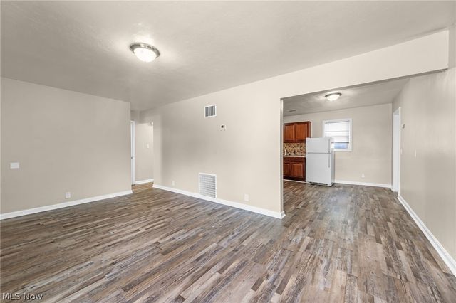 910 Ardella Avenue, Akron, OH 44306