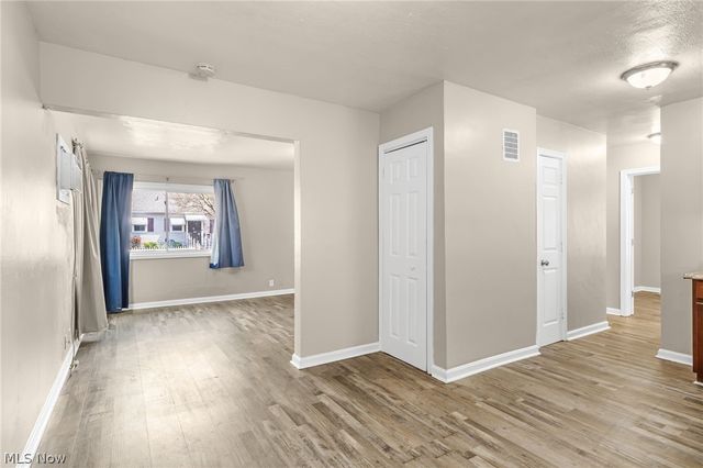 910 Ardella Avenue, Akron, OH 44306