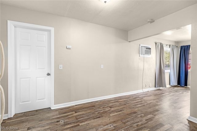 910 Ardella Avenue, Akron, OH 44306