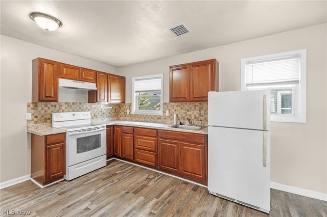 910 Ardella Avenue, Akron, OH 44306