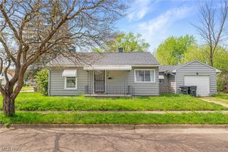 910 Ardella Avenue, Akron, OH 44306