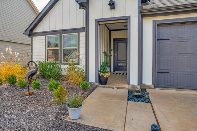 811 Primrose Lane, Pilot Point, TX 76258