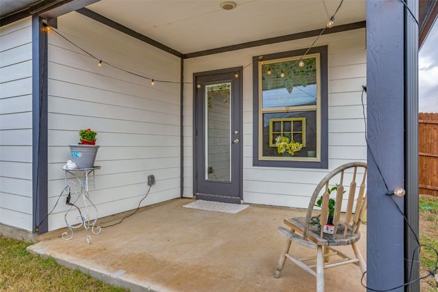 811 Primrose Lane, Pilot Point, TX 76258