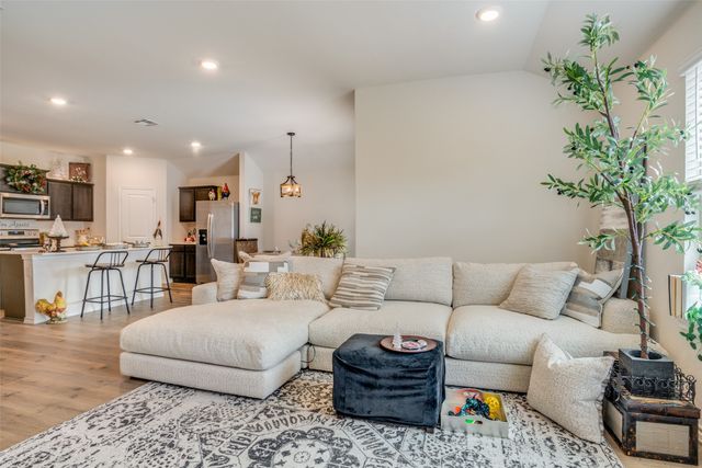 811 Primrose Lane, Pilot Point, TX 76258