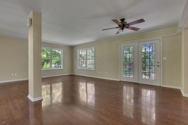 201 Key Boulevard, Pataskala, OH 43062