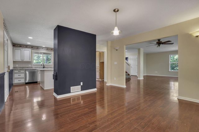 201 Key Boulevard, Pataskala, OH 43062