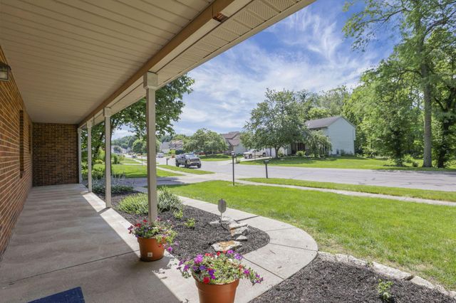 201 Key Boulevard, Pataskala, OH 43062