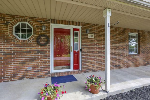 201 Key Boulevard, Pataskala, OH 43062