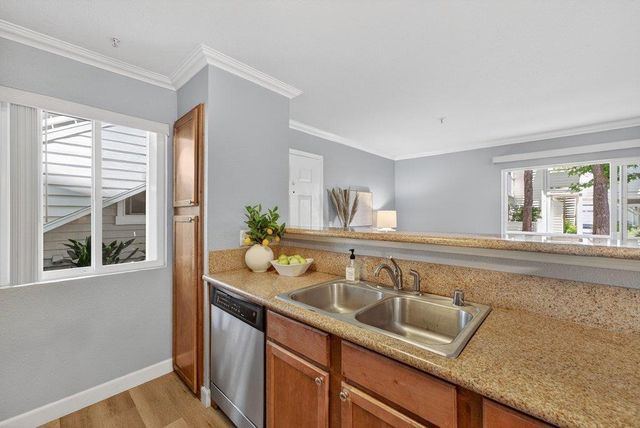 41 Grandview Street 1101, Santa Cruz, CA 95060