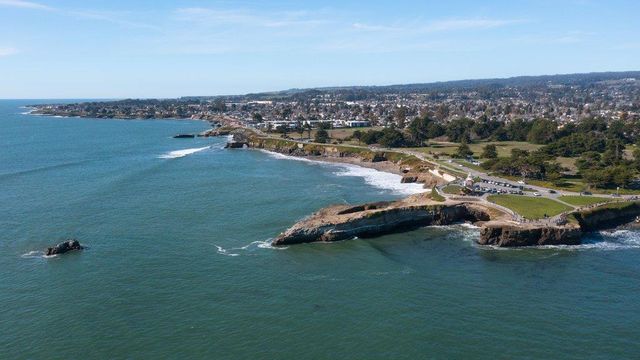 41 Grandview Street 1101, Santa Cruz, CA 95060