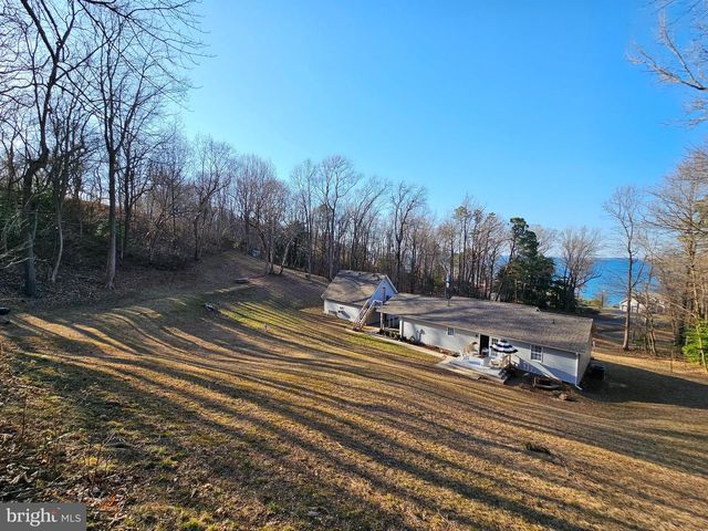 45 CLUB CT, Montross, VA 22520