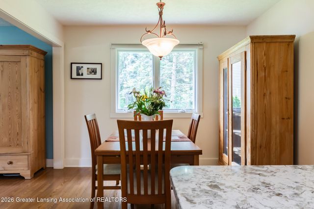 1400 Somerset Close, East Lansing, MI 48823