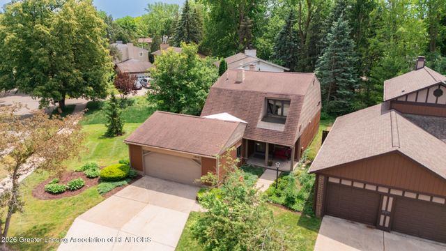 1400 Somerset Close, East Lansing, MI 48823